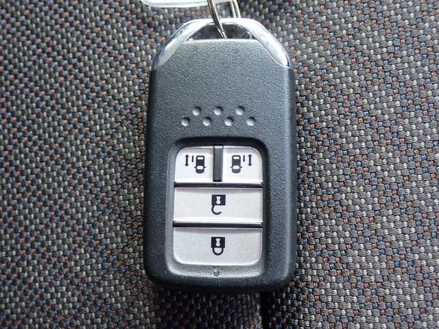 フリードプラス　ハイブリッド（ホンダ）の車両写真