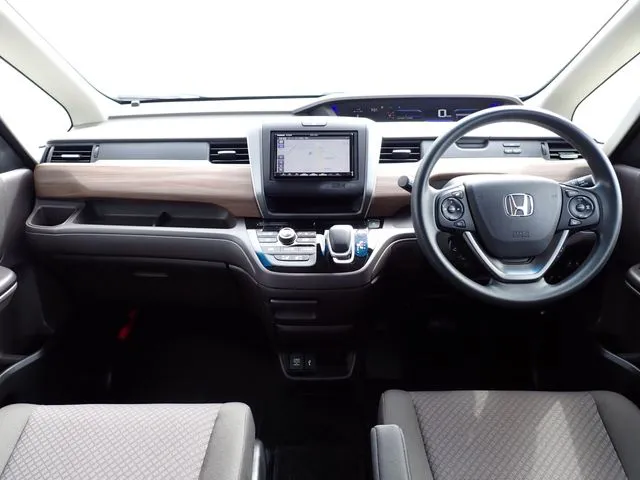 フリードプラス　ハイブリッド（ホンダ）の車両写真