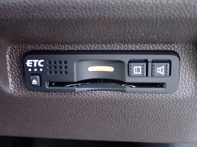 フリードプラス　ハイブリッド（ホンダ）の車両写真