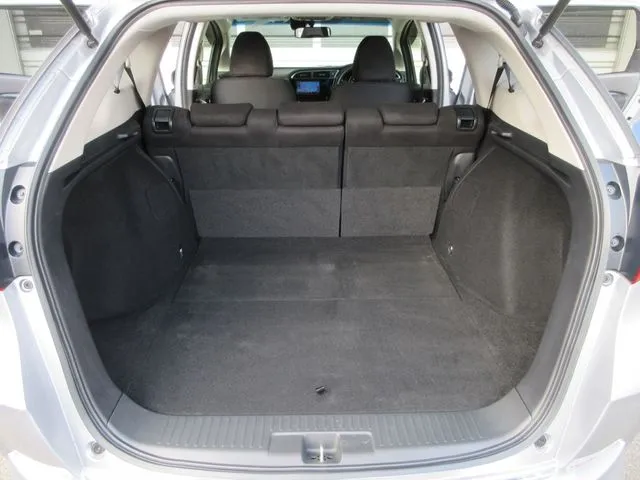 シャトル　ハイブリッド（ホンダ）の車両写真