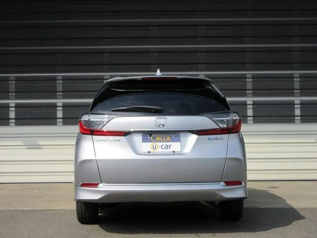 シャトル　ハイブリッド（ホンダ）の車両写真