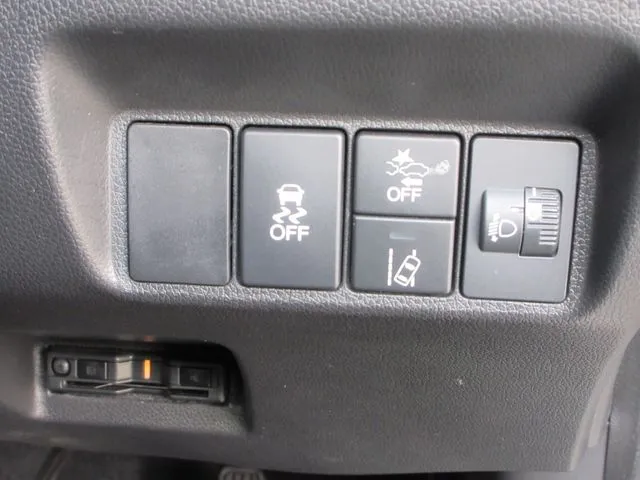 シャトル　ハイブリッド（ホンダ）の車両写真