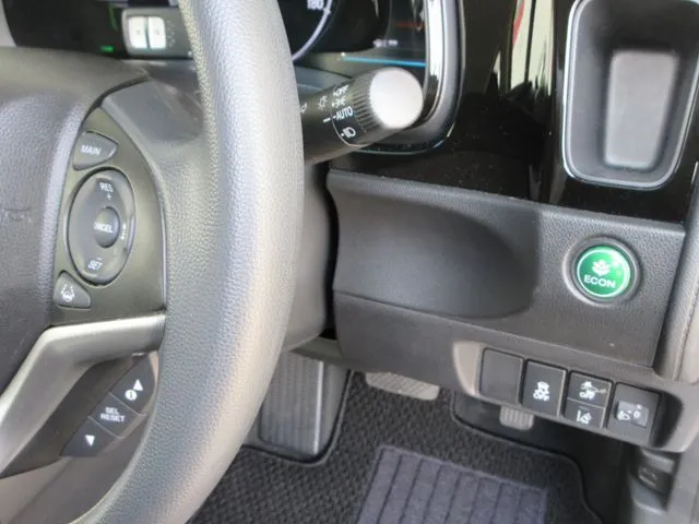 シャトル　ハイブリッド（ホンダ）の車両写真