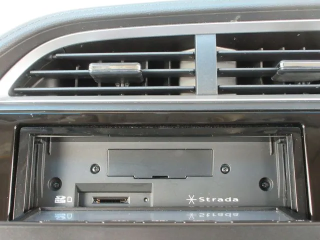 シャトル　ハイブリッド（ホンダ）の車両写真