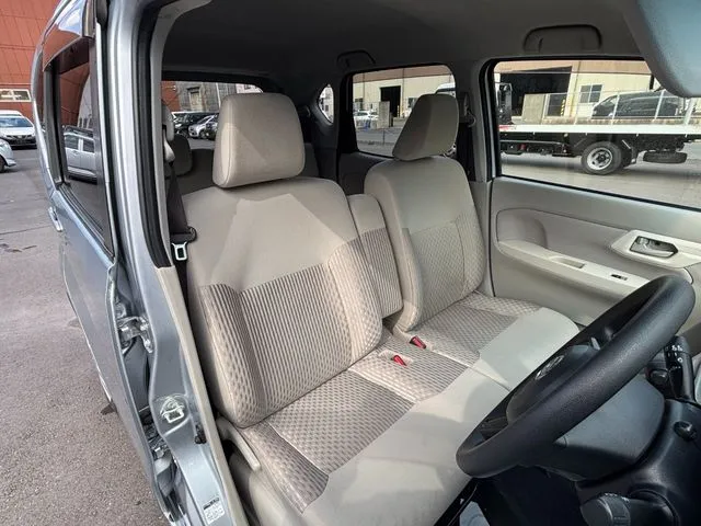 ムーヴ（ダイハツ）の車両写真