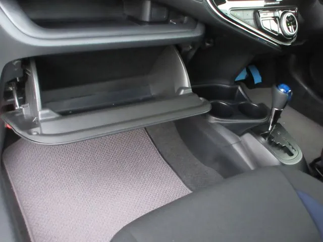 アクア（トヨタ）の車両写真