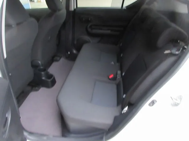 アクア（トヨタ）の車両写真