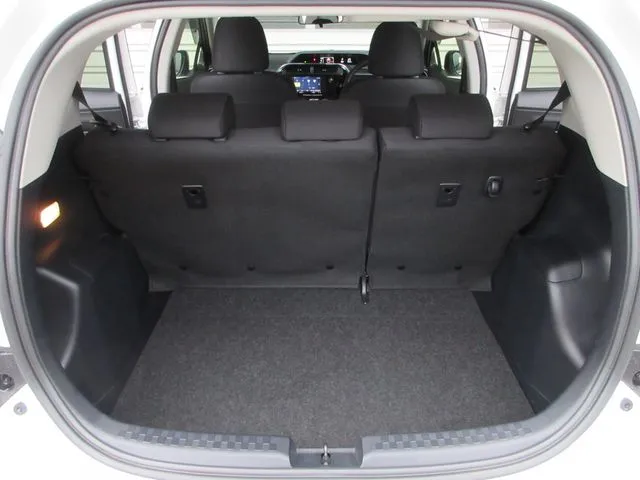 アクア（トヨタ）の車両写真