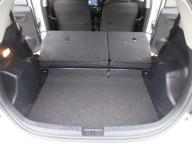 アクア（トヨタ）の車両写真