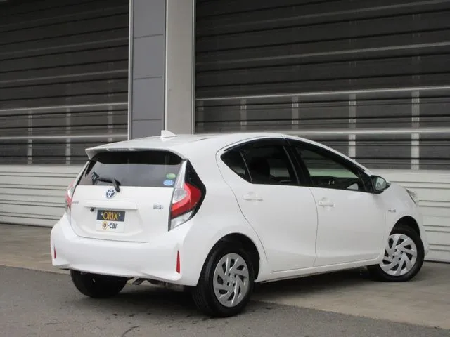 アクア（トヨタ）の車両写真