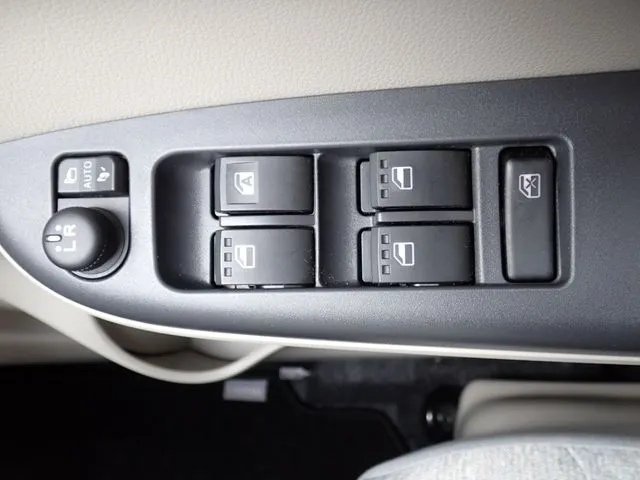 ブーン（ダイハツ）の車両写真