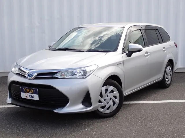 トヨタ　カローラフィールダー　ハイブリッド