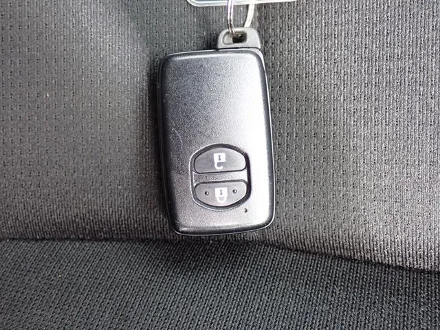 トヨタ　カローラフィールダー　ハイブリッド