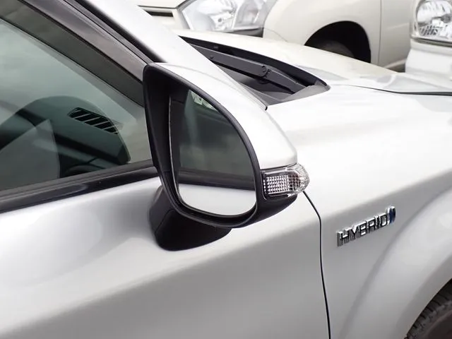 トヨタ　カローラフィールダー　ハイブリッド