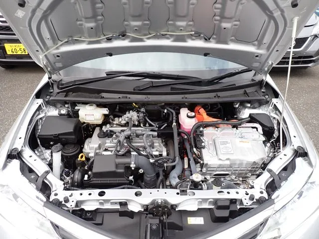 トヨタ　カローラフィールダー　ハイブリッド