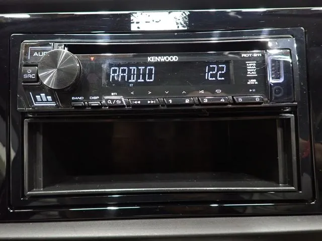 ホンダ　フィット　ｅ：ＨＥＶ