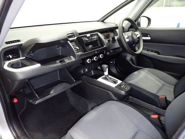 ホンダ　フィット　ｅ：ＨＥＶ