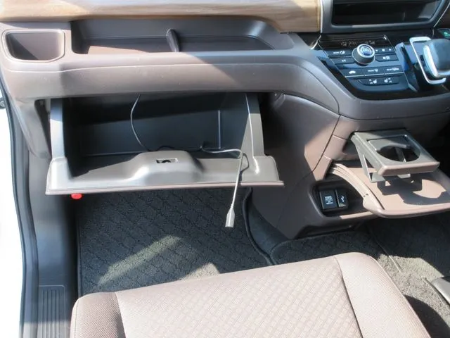 フリードプラス　ハイブリッド　４ＷＤ（ホンダ）の車両写真