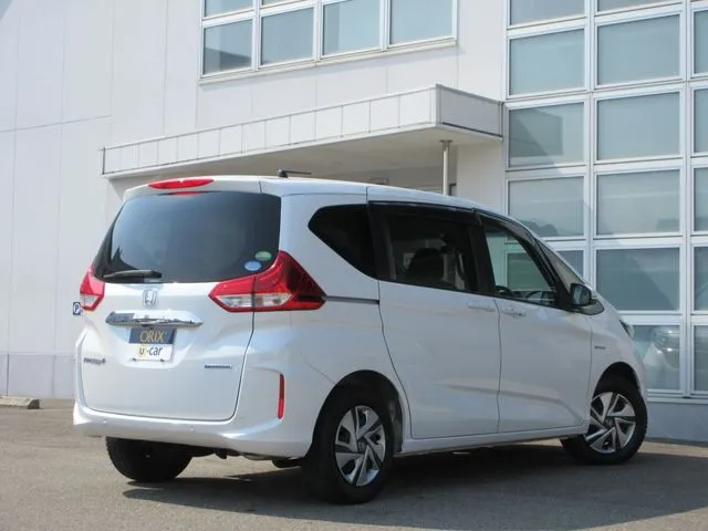 フリードプラス　ハイブリッド　４ＷＤ（ホンダ）の車両写真