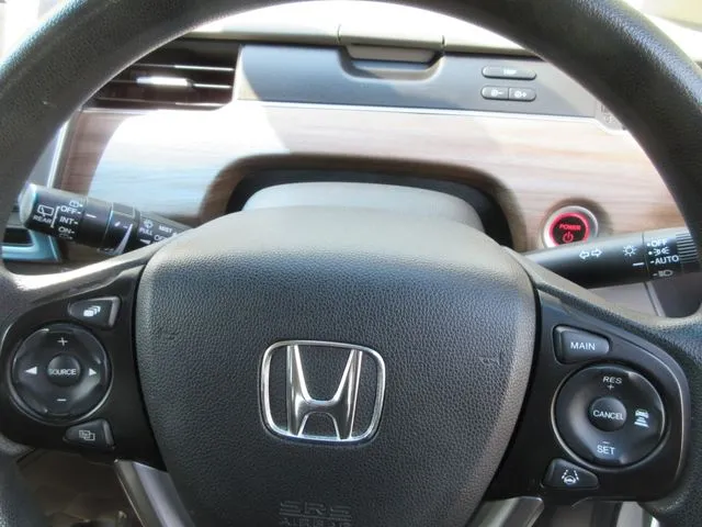 フリードプラス　ハイブリッド　４ＷＤ（ホンダ）の車両写真