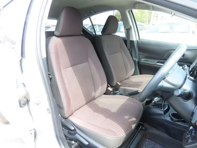 アクア（トヨタ）の車両写真