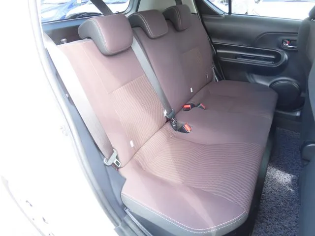 アクア（トヨタ）の車両写真