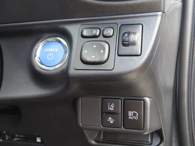 アクア（トヨタ）の車両写真