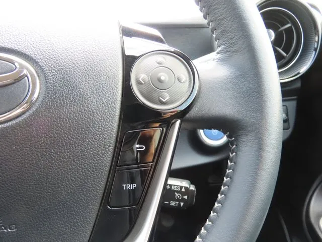 アクア（トヨタ）の車両写真