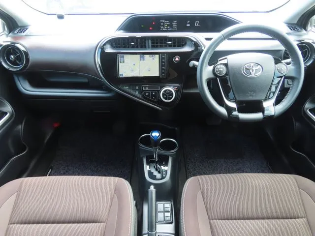 アクア（トヨタ）の車両写真