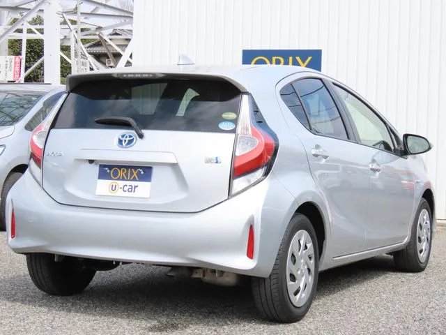 アクア（トヨタ）の車両写真