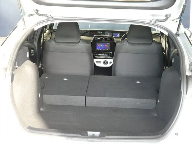 プリウス（トヨタ）の車両写真