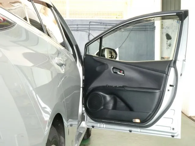 プリウス（トヨタ）の車両写真