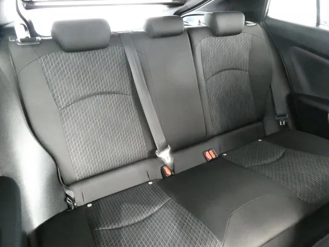 プリウス（トヨタ）の車両写真