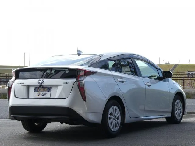 プリウス（トヨタ）の車両写真