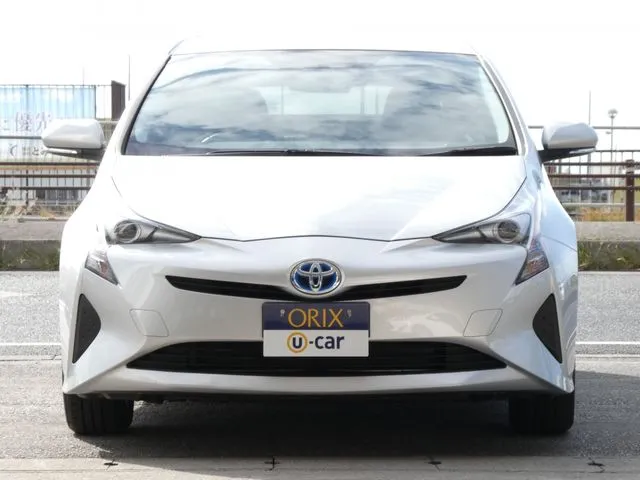 プリウス（トヨタ）の車両写真