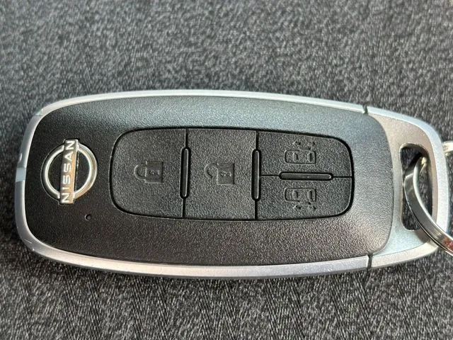 セレナ(ニッサン)の車両写真