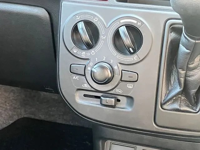 スズキ　アルト　４ＷＤ