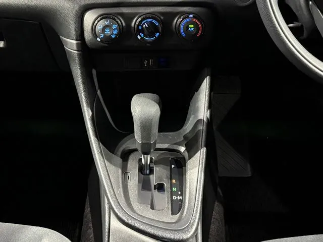 トヨタ　ヤリス