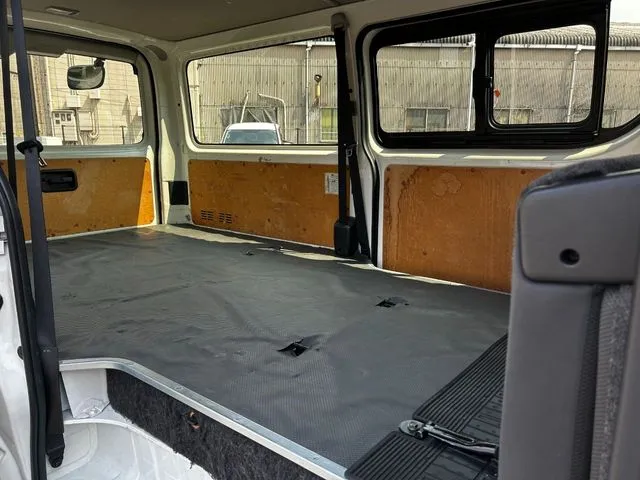 ハイエースバン 2WD(トヨタ)の車両写真
