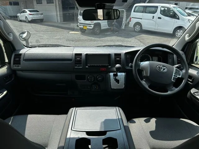 ハイエースバン 2WD(トヨタ)の車両写真