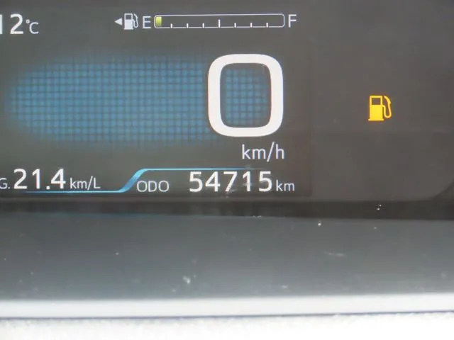 プリウス（トヨタ）の車両写真