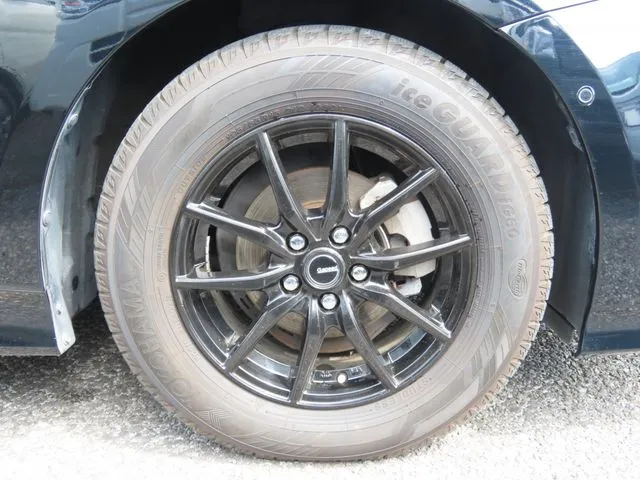 プリウス（トヨタ）の車両写真