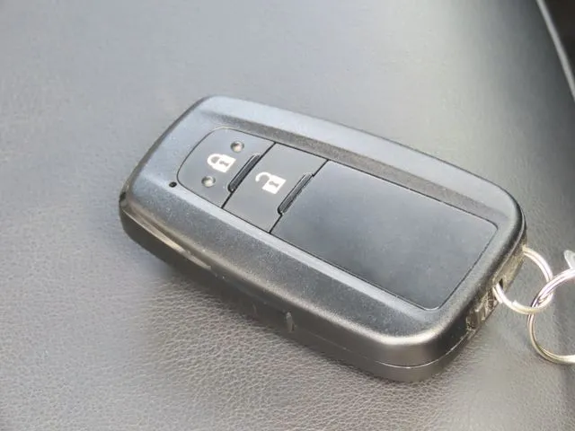 プリウス（トヨタ）の車両写真