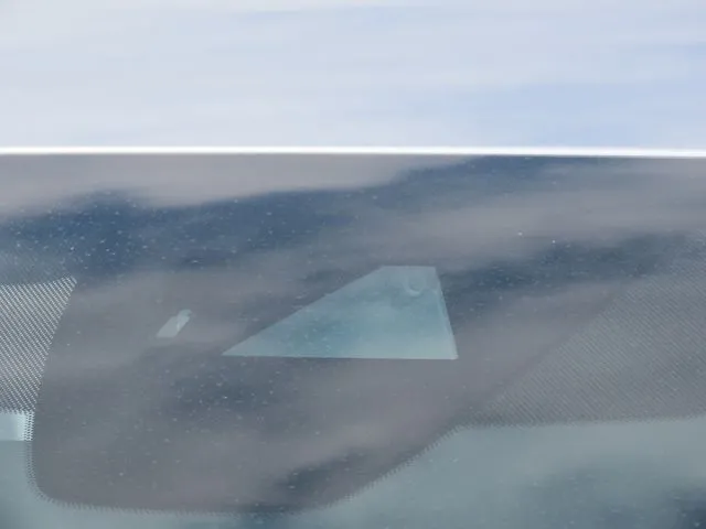 ＭＡＺＤＡ３　セダン（マツダ）の車両写真