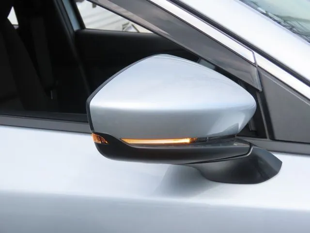 ＭＡＺＤＡ３　セダン（マツダ）の車両写真