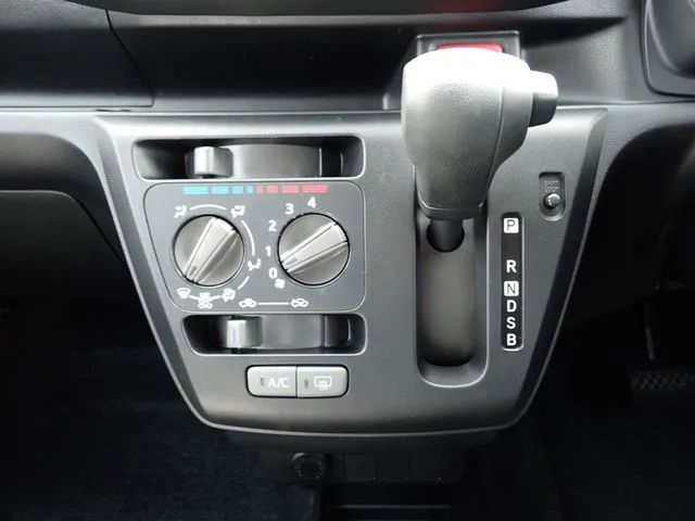 ダイハツ　ミラ　イース