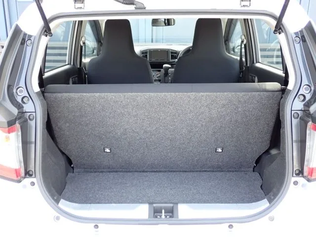 ダイハツ　ミラ　イース