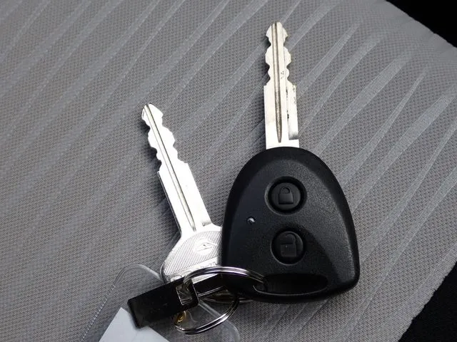 ダイハツ　ミラ　イース