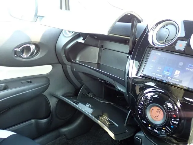 ノート（ニッサン）の車両写真