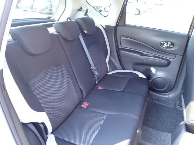 ノート（ニッサン）の車両写真